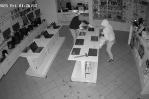 Zuchwała kradzież 13 laptopów. Zobacz nagranie! 