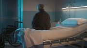 Porzuceni w Święta: Tragiczny problem opieki nad seniorami w okresie świątecznym