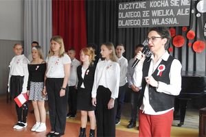 Uczą się szacunku do historii, tradycji i wartości narodowych