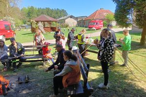 Sprzątanie Świata w Pomierkach-Kołodziejkach: ekologiczna akcja łącząca mieszkańców