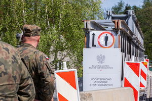 Koniec operacji Fenix, ale wojsko zostaje na terenach popowodziowych