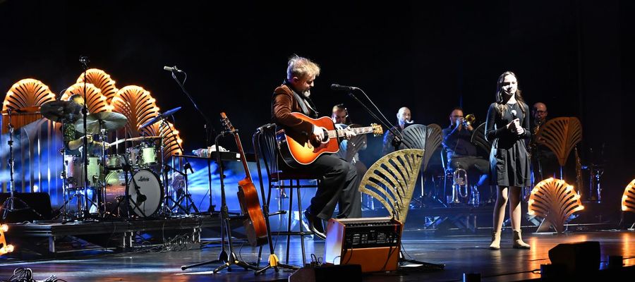 Koncert „Ørganek MTV Unplugged” w Operze i Filharmonii Podlaskiej z gościnnym występem ełczanki Julii Piwowarczyk