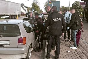 Obywatel Ukrainy przewoził 4 nielegalnych imigrantów