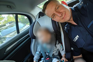 Pijana matka pojechała po zakupy. Roczny synek został sam wśród pustych butelek