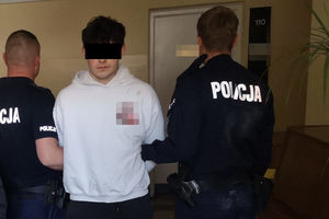  Zaatakował nożem przed sklepem. 22-latek aresztowany za usiłowanie zabójstwa