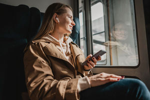 Pociąg jako główny transport na wakacje? Pasażerowie muszą pamiętać o korekcie rozkładu jazdy 