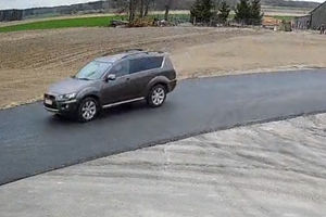 Kierowca mitsubishi ukradł plecak z dokumentami i pieniędzmi. Policja poszukuje sprawcy