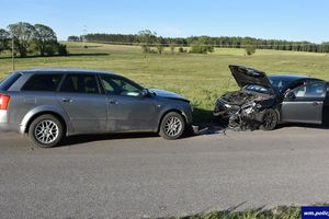 Czołowe zderzenie aut na trasie Turowo - Borki. Ucierpiało dziecko