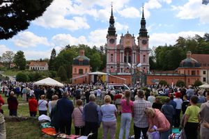 Święta Lipka wypełniona pielgrzymami. Uroczystości Nawiedzenia Najświętszej Maryi Panny