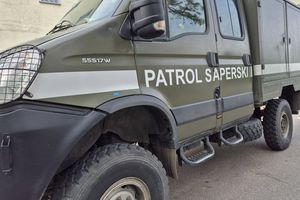 Saperzy wywieźli niewybuchy znalezione przy zakładzie karnym w Iławie