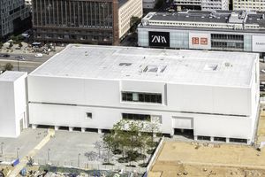  Nowoczesność w „pudełku na buty”. Francuski „Le Monde” o warszawskim Muzeum Sztuki Nowoczesnej