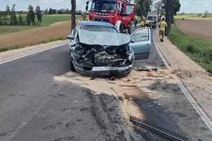 Czołowe zderzenie. Kierowcę zabrał śmigłowiec LPR