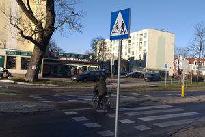Przejścia dla pieszych to nie ścieżki rowerowe