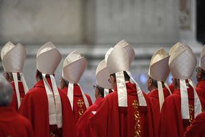 Jutro konklawe. Kto jest wymieniany jako następny papież?
