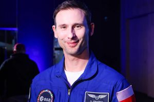 Polak poleci w Kosmos. Trafił na kwarantannę