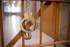 Brutalny rozbój w Błoniu. Groził kobiecie nożem i uciekł z jej telefonem