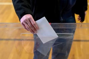 Polityczne zaskoczenie? Nie w Przysuskim. Nawrocki wygrywa zdecydowanie