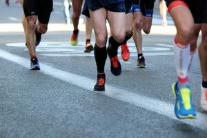 Bieg w alei Niepodległości – niedziela ze sportem i zmianami w komunikacji
