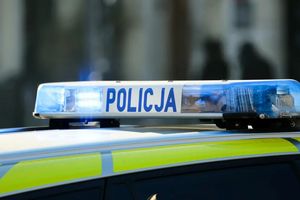 Znęcał się, próbował przekupić policję – trafił do aresztu