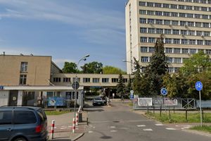 Pacjenci na bocznym torze. Problem z dojazdem do instytutu