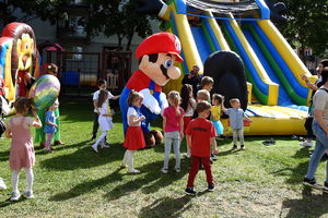 Piknik w nowomiejskim przedszkolu pełen zabawy...