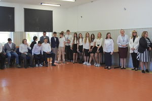 Podniosła atmosfera i odświętne ubiory — egzamin ósmoklasisty...