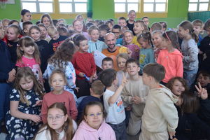 Piotr Suchenia inspiruje uczniów i pokazuje, że życie może być przygodą