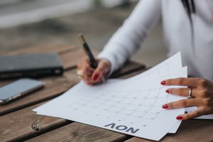 12 miesięcy inspiracji: jak kalendarz firmowy może stać się praktycznym przewodnikiem?