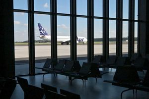 Czy 10 milionów złotych pomoże zapełnić radomskie lotnisko?