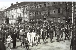 Takich pochodów już nie ma. Święto Pracy nabiera nowego sensu