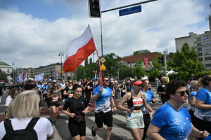 Sport, historia i wspólnota - wyjątkowy bieg przez Warszawę [ZDJĘCIA]