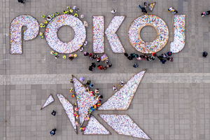 80 tys. papierowych żurawi na 80. rocznicę zakończenia II wojny światowej [ZDJĘCIA] 