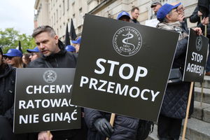 Przez Warszawę przeszedł marsz medyków przeciw przemocy [ZDJĘCIA] 