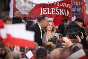 "Gangsterów ścigam, a nie wychodzę za (nich) za mąż"