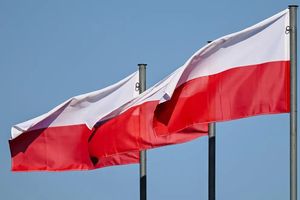 Biało-Czerwona zjednoczyła polityków i obywateli