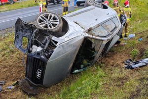 Na S7 dachowało auto. W środku był 2-latek 