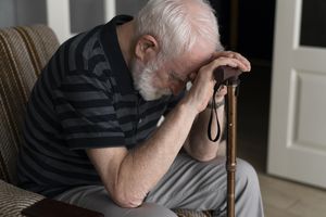 Seniorzy na celowniku oszustów. Zaufanie kosztowało go fortunę