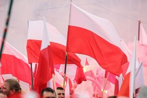 Marsz po Polskę. Kto lepiej porwie tłumy w Warszawie?