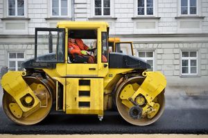 Uwaga kierowcy! Nowy asfalt na Belwederskiej i Wóycickiego