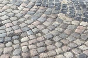 Zniknął bruk z Grójeckiej! Mieszkańcy pytają: gdzie nasza historia?