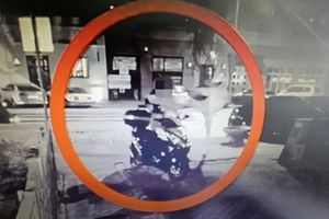 Uderzył, okradł i uciekł. Policjant poznał go po twarzy