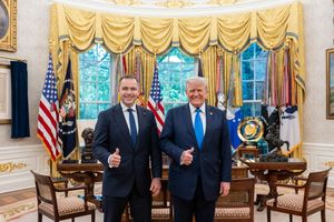 "Trzaskowski u Tuska, Nawrocki u Trumpa" – komentują sztaby
