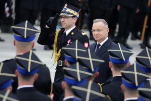 Prezydent Duda na Centralnych Obchodach Dnia Strażaka. Awanse generalskie dla czterech oficerów PSP