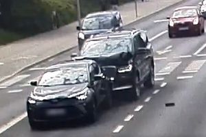 Centrum miasta zakorkowane. Na al. Sikorskiego doszło do zderzenia dwóch osobówek [WIDEO]