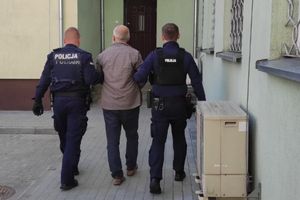 Groźby w urzędzie i sierp w ręku: 57-latek trafił do aresztu