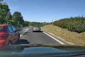 Wyprzedzał na podwójnej ciągłej. O mały włos od tragedii [WIDEO] 