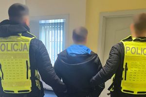 Policjanci zatrzymali mężczyznę, który był poszukiwany w związku z kradzieżą pojazdu
