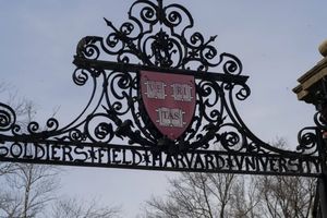 Koniec z zagranicznymi studentami na Harvardzie? 