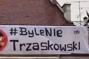 Zorro kradnie show Trzaskowskiemu – policja wszczyna pościg po dachach