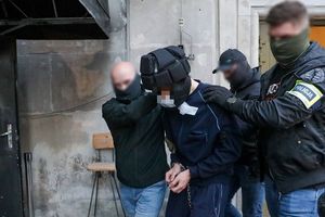 Student z siekierą, Mieszko R. usłyszał trzy zarzuty